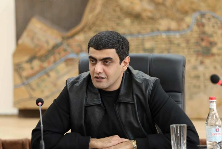 «Հրապարակ»․ Առուշ Առուշանյանը անդամագրվել է Փաշինյանի թիմին. Նրա մտերիմը դարձել է Գորիսի քոլեջի տնօրեն