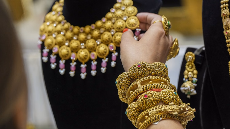 Gold Silver Price: सोने-चांदी की कीमतों में जोरदार वापसी; सोना 1.61 लाख रुपये के पार, जानें बाजार का हाल