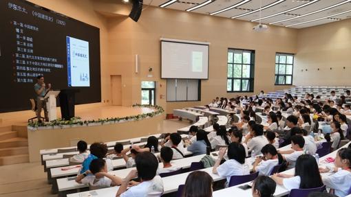 未来网评：传承红色基因，接力奋进新征程