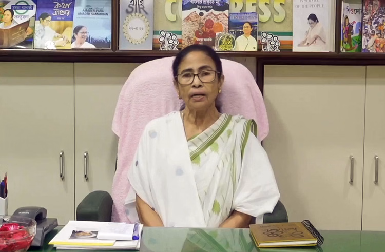 TMC: नीट अभ्यर्थी की मौत पर ममता बनर्जी का केंद्र पर हमला, बोलीं- युवाओं से विश्वासघात कर रही है सरकार