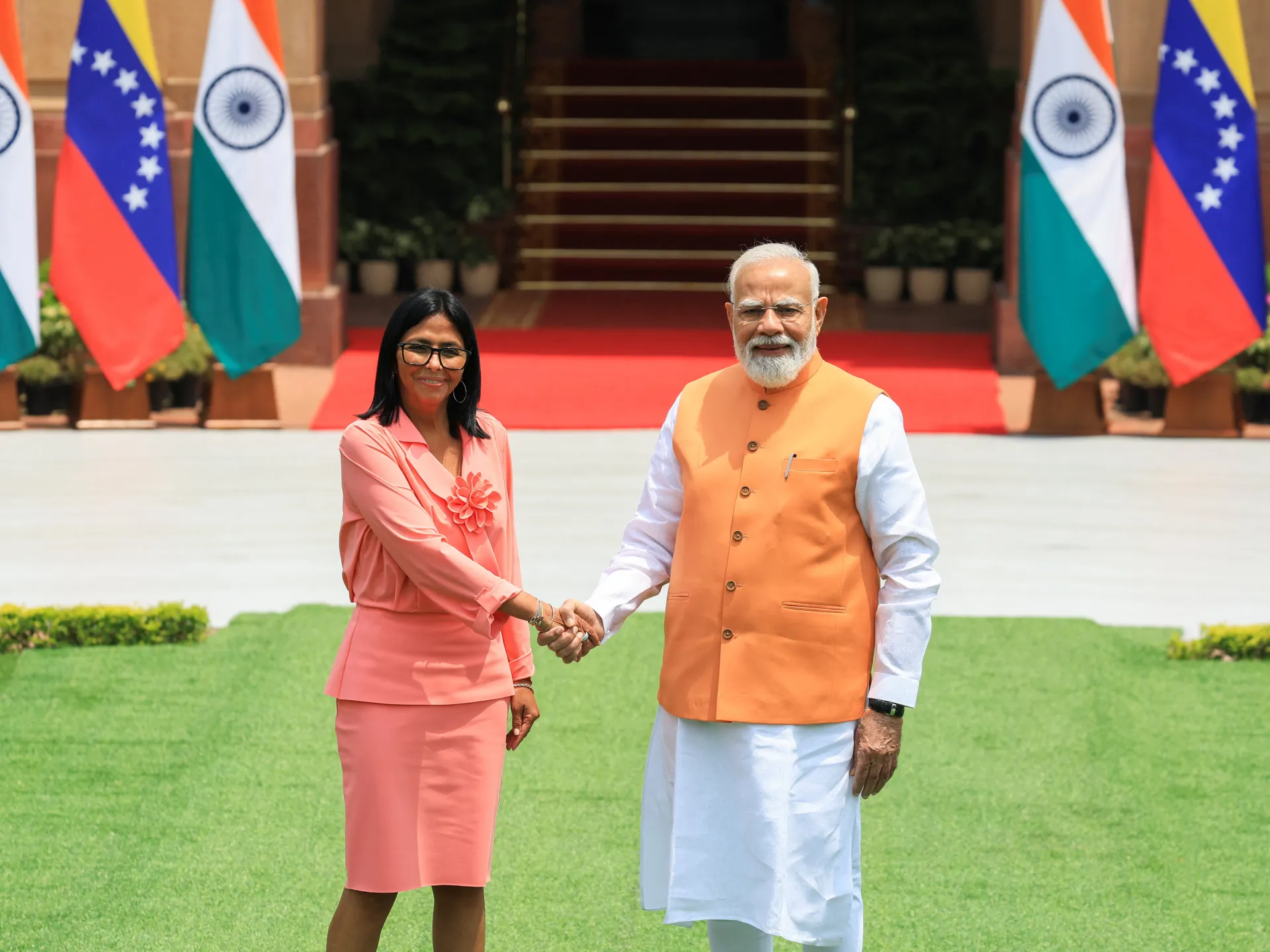 Who is the Indian guru Venezuelan acting President Delcy Rodriguez follows?