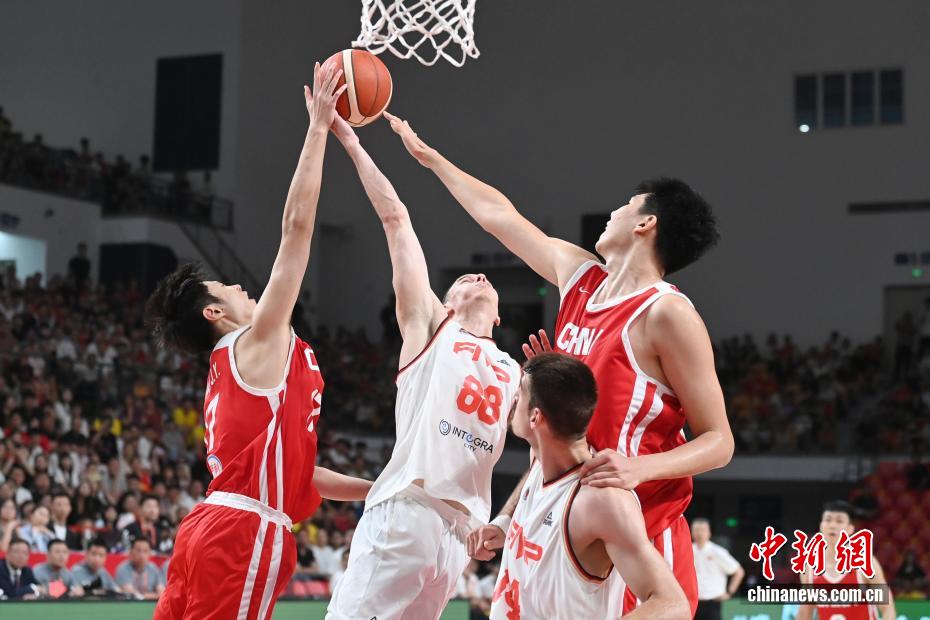 男篮热身赛：中国队81:82不敌塞尔维亚KK FMP俱乐部