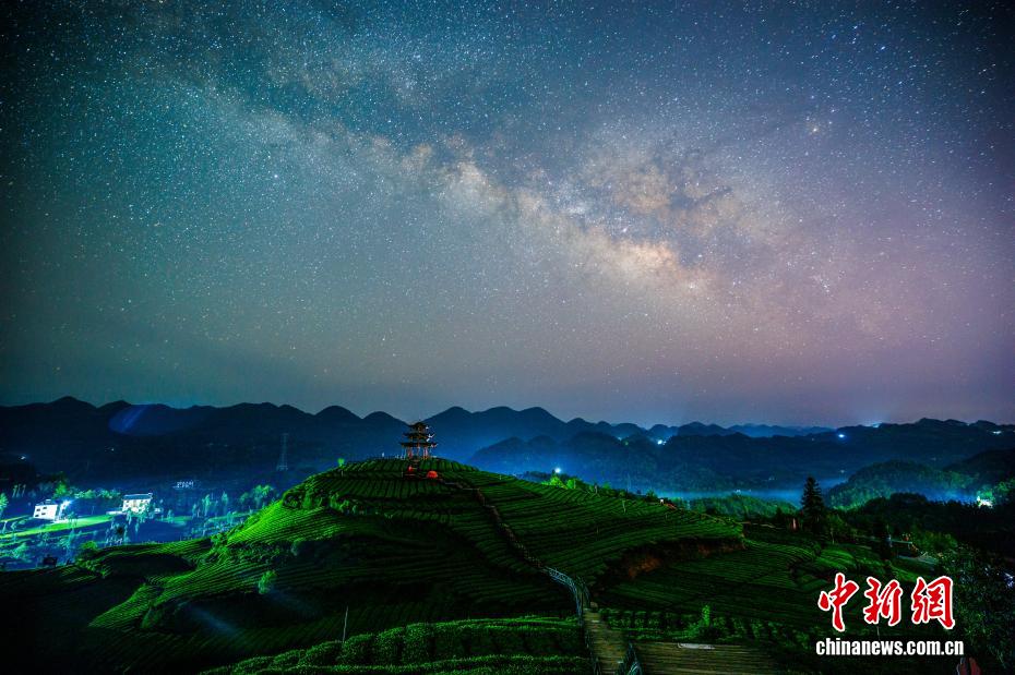湖北恩施多地夜空上演“星河盛宴”