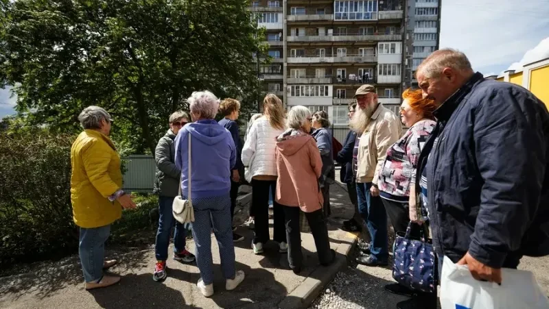 В школах Томской области ввели запрет на одежду с иностранными надписями