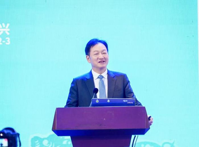 牧原股份换帅：创始人秦英林卸任，妻子表弟接任董事长