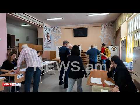 Տղամարդը փորձում էր հարևանի հետ նույն խցիկում քվեարկել, ապա լուսանկարում էր քվեաթերթիկները