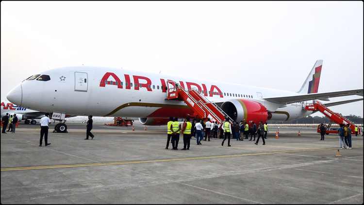 DGCA: दिल्ली एयरपोर्ट पर एअर इंडिया के तीन विमान क्षतिग्रस्त, नियामक ने शुरू की जांच; जानें क्या हुआ