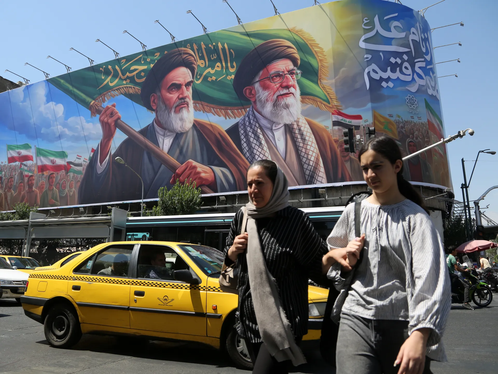 Iran war live: US strikes after downing of helicopter, Tehran vows response