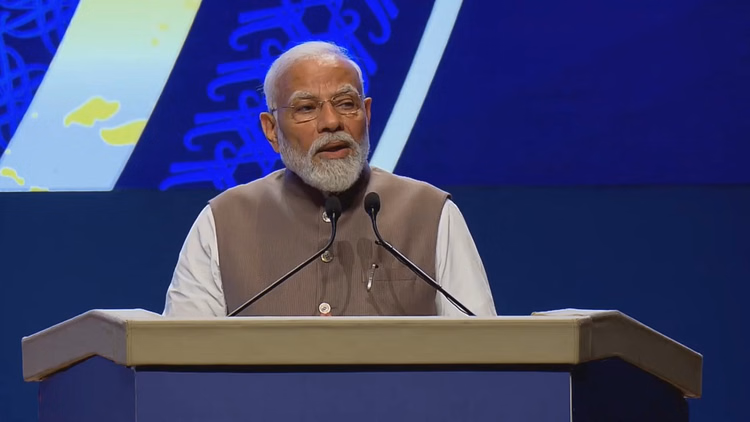 Politics: मोदी सरकार की बुकलेट में 12 साल की उपलब्धियां, टैक्स में राहत को बताया रामराज्य की झलक