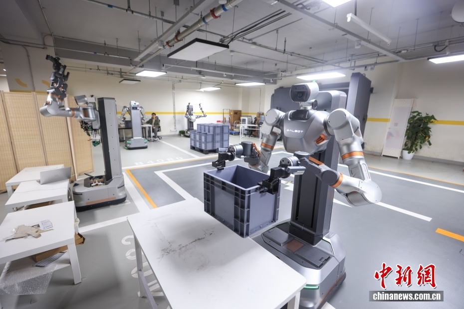 （活力中国）北京：重载机器人实训进行时