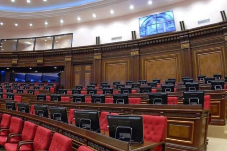 «Փաստ». Վերցնե՞լ, թե՞ չվերցնել մանդատները. ի՞նչ պետք է անի ընդդիմությունը