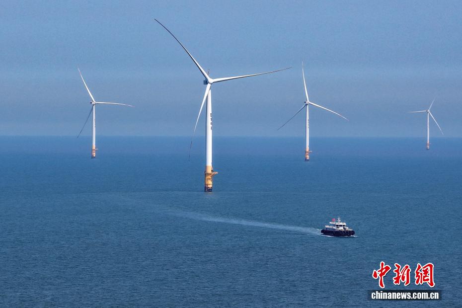 黄海之滨海上风电场：一线运维坚守绿色动能