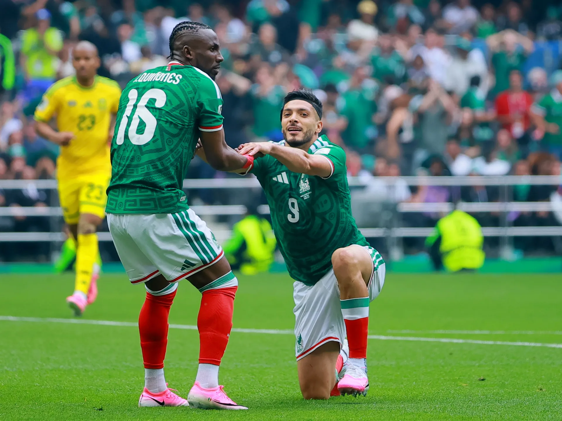Who are Julian Quinones and Raul Jimenez, Mexico’s opening match scorers?