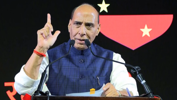 Rajnath Singh: 'अब युद्ध का चेहरा बदल चुका'; वायुसेना के नए योद्धाओं को रक्षा मंत्री ने दिया AAA का मंत्र