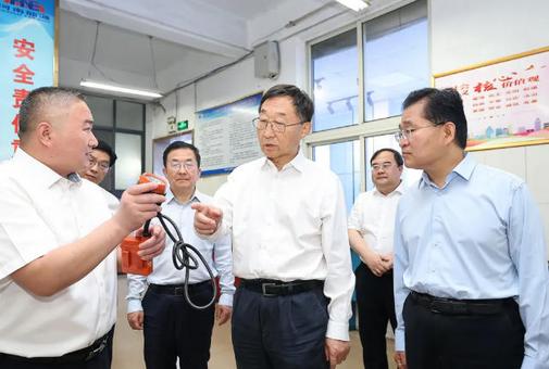 （聚焦海峡论坛）张凌赫出席海峡论坛引关注 台胞指民间交流是民心所向