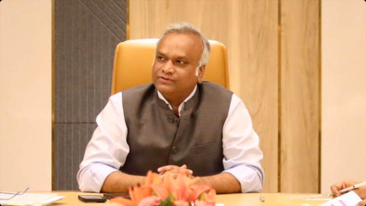 Karnataka: 'अपनी कमाई और खर्च का ब्योरा दे RSS', मंत्री प्रियांक खरगे ने कानूनी दर्जे पर भी उठाए सवाल