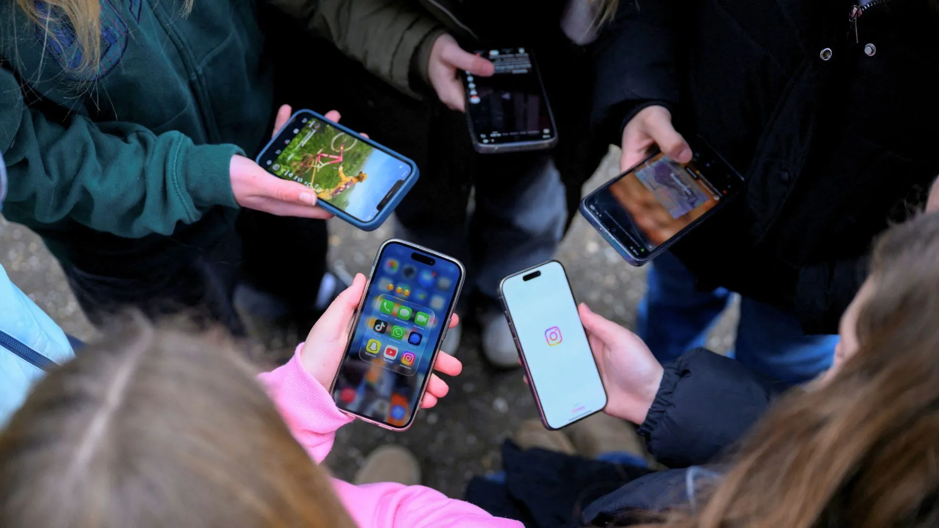 Can a social media ban protect young users?