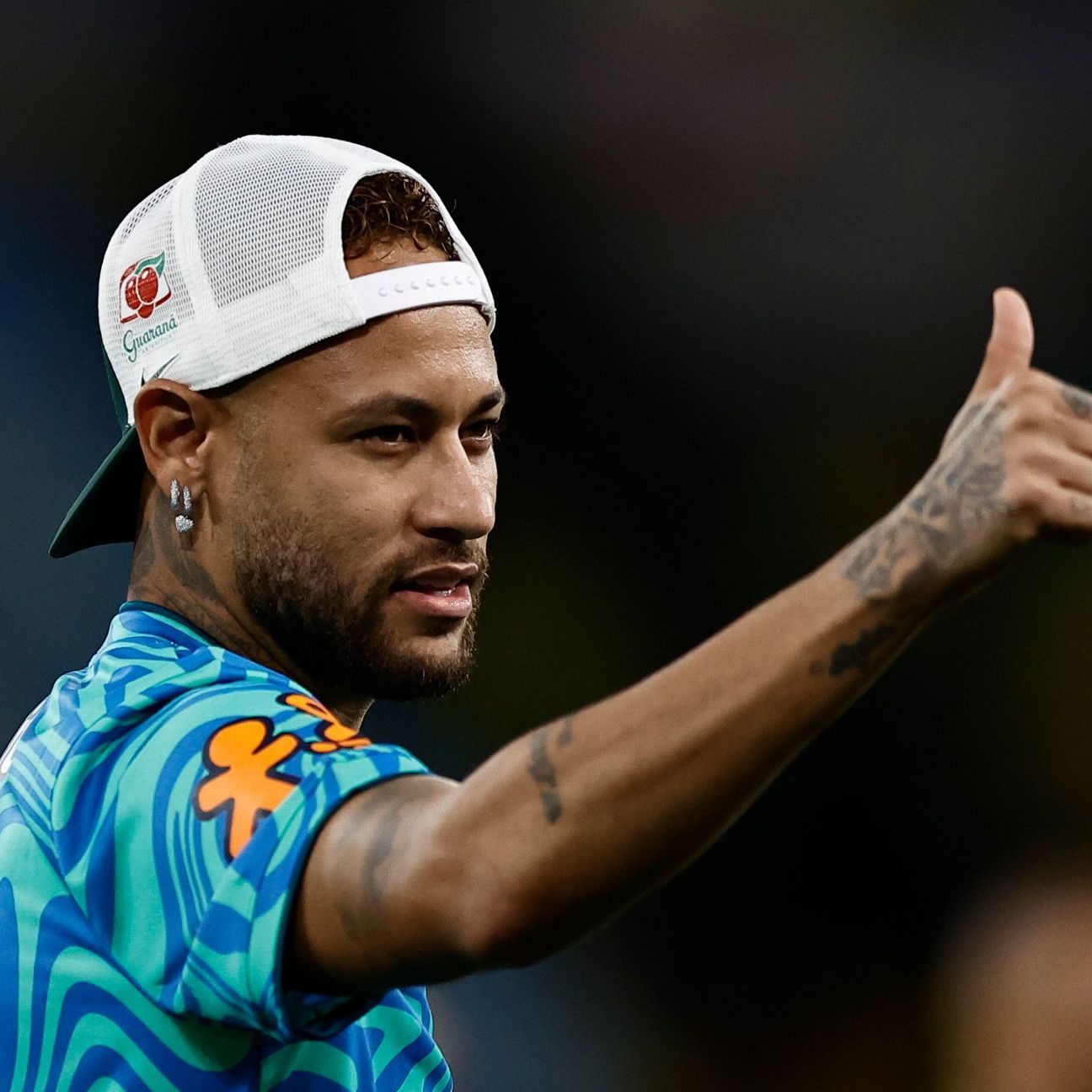 Neymar trains alone for 1st time at Brazil WC camp...