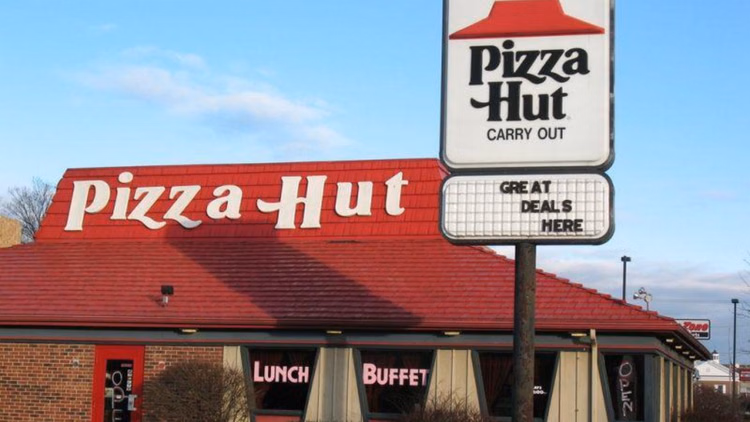 Pizza Hut: 2.7 अरब डॉलर में बिकेगी दुनिया की मशहूर पिज्जा चेन पिज्जा हट, जानिए इस फैसले की वजह