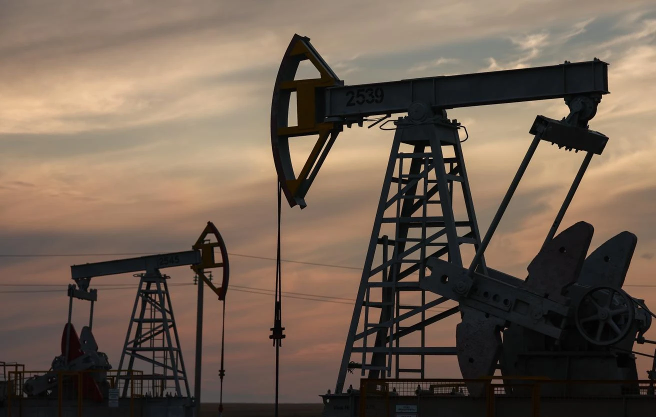 МЭА: страны ОПЕК+ в мае снизили нефтедобычу на 40 тыс. б/с