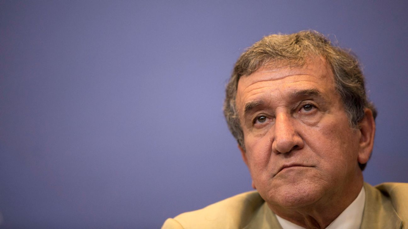 Brazil WCup-winning coach Parreira hospitalized