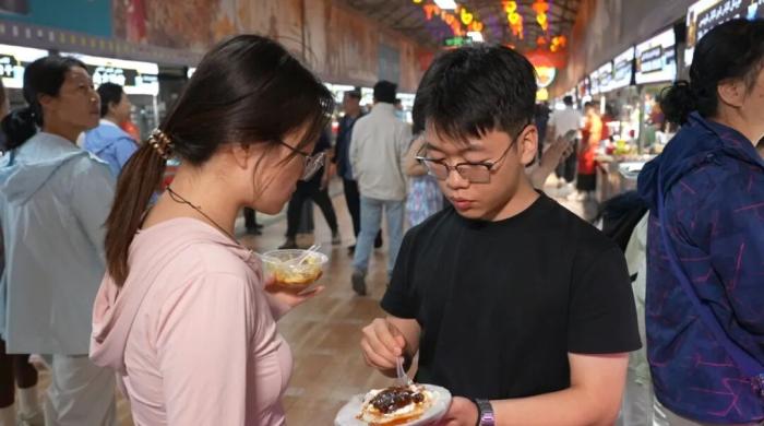 在南疆，有一种粽子是酸的，人们一年四季都吃它