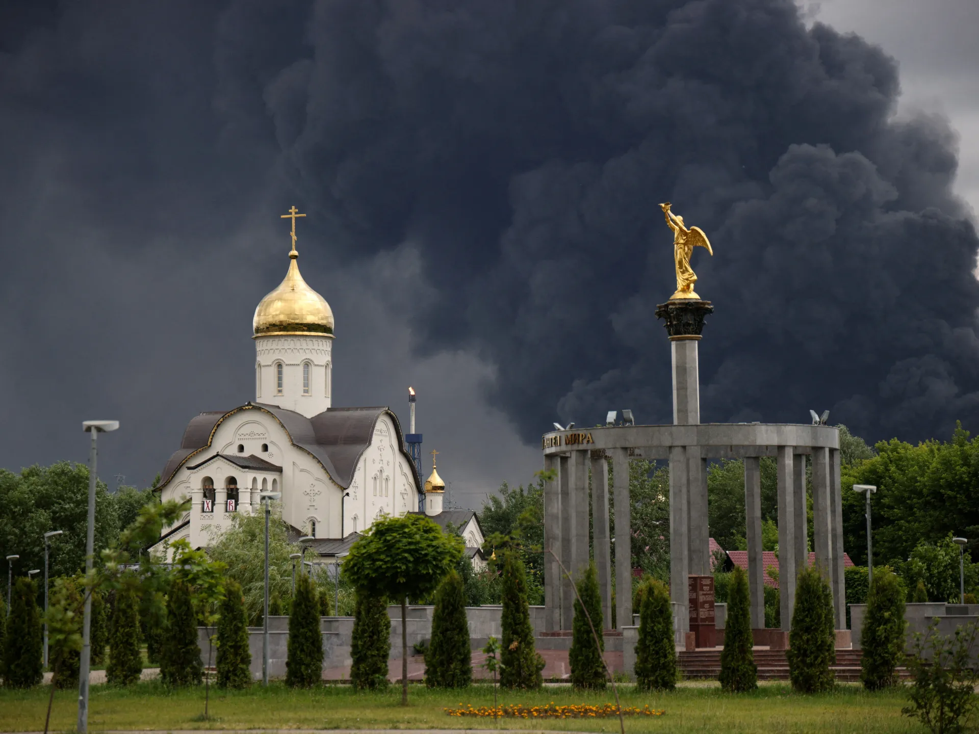 Petrol shortages and ‘oil rain’ bring Russia-Ukraine war home to Moscow
