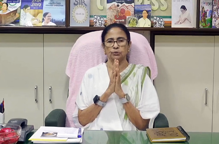 West Bengal: TMC में 440 करोड़ का 'फंड वॉर', तीन बैंक अकाउंट फ्रीज; बागी विधायकों की शिकायत से सियासी भूचाल