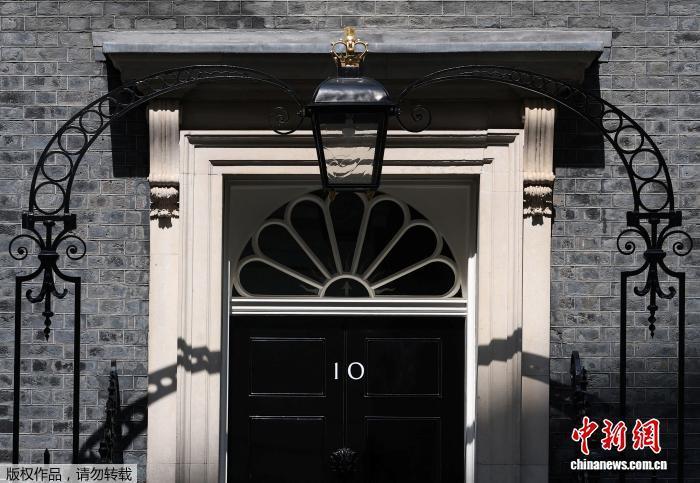 斯塔默，也没逃过英国换相“魔咒”