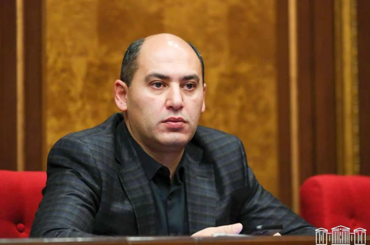Խուզարկում են Մարտուն Գրիգորյանի տունը, մեքենան, գրասենյակը․ ինչ է կատարվում Գյումրիում