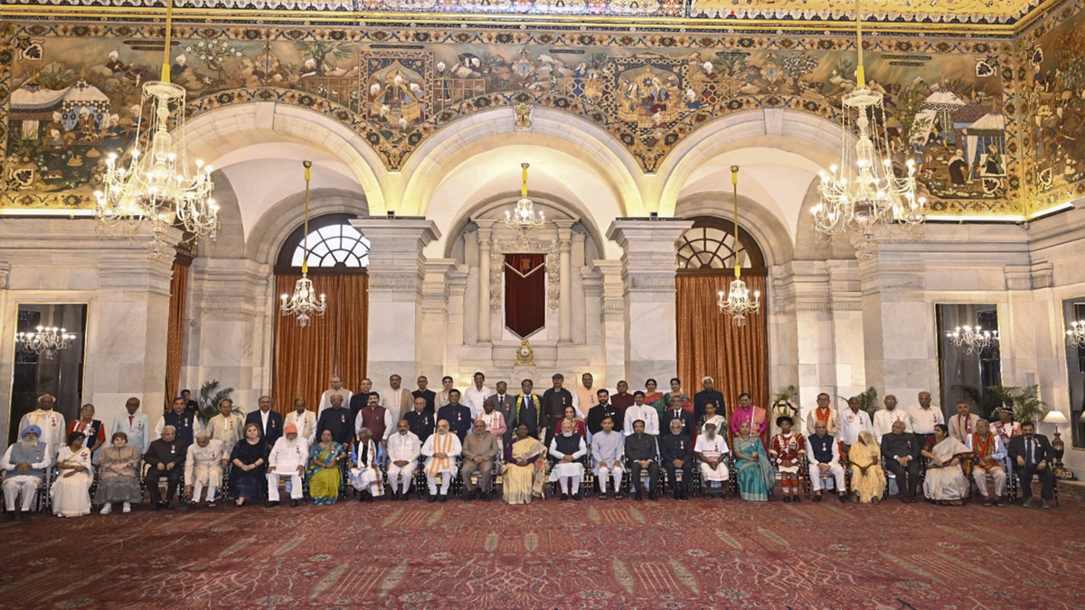 Padma Award: राष्ट्रपति मुर्मु ने अलका याग्निक, रोहित समेत 65 हस्तियों को प्रदान किए पद्म पुरस्कार, देखें PICS