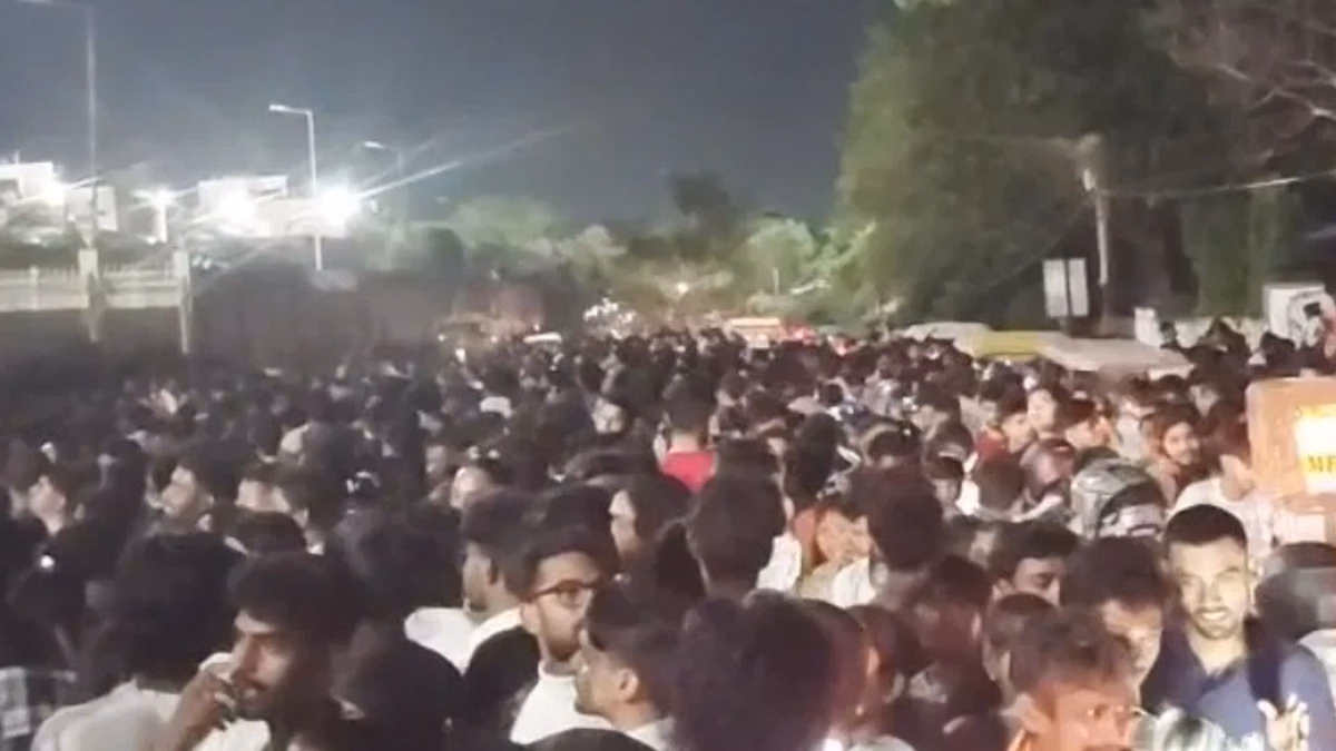 Ranchi News: JT20 फाइनल में भारी भीड़, भगदड़ से कई घायल, स्टेडियम गेट को पहुंचा नुकसान