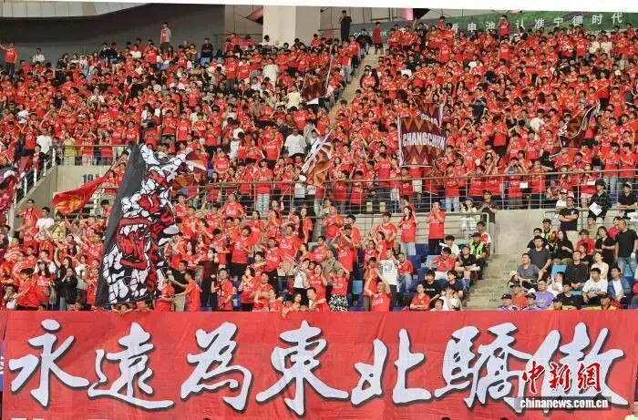 人这一辈子，一定要看一场“东北超”！