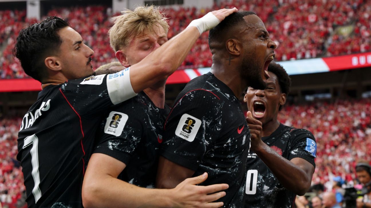 Co-hosts Canada beat SA to book 1st last-16 spot