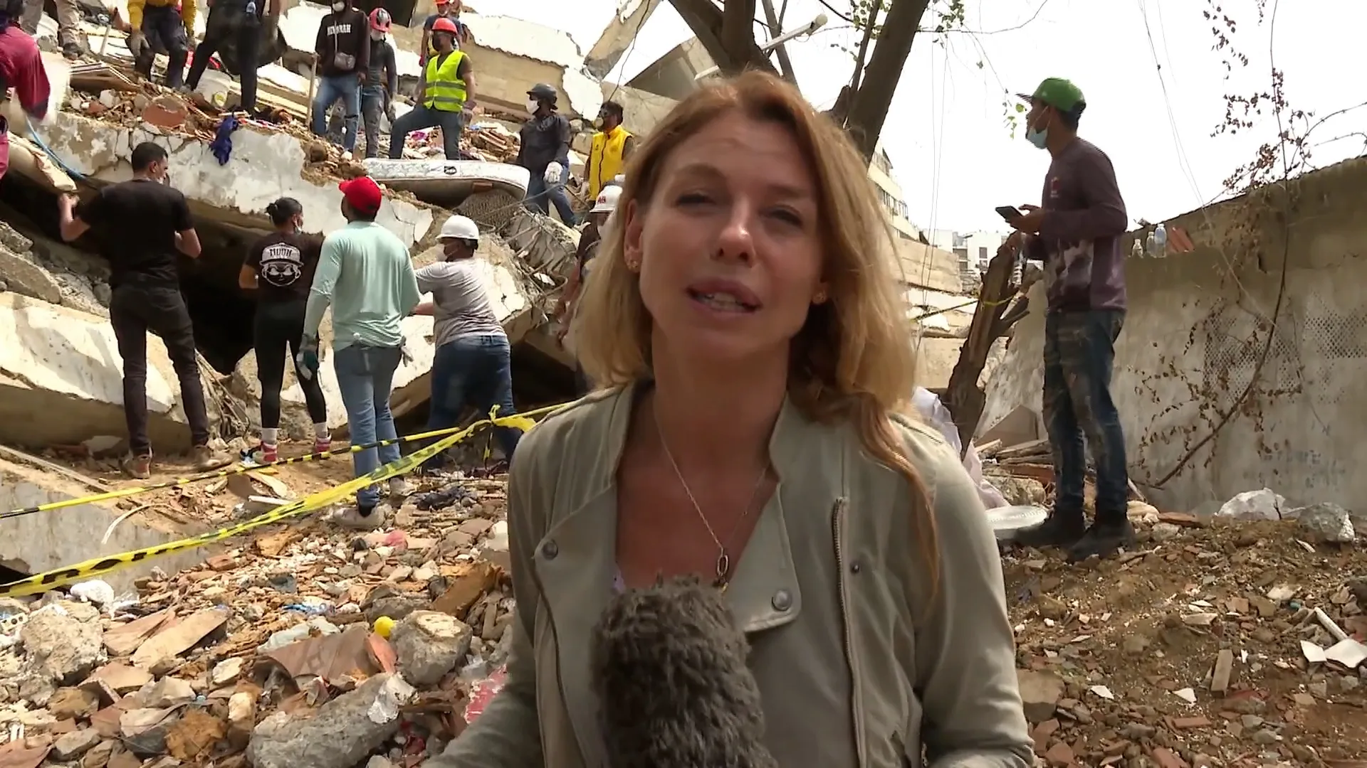 Rescuers race to reach survivors in Venezuela