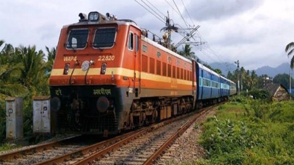 Railways: माल ढुलाई में हुई 4% की बढ़ोतरी, यात्री सफर 64 करोड़ के करीब; पहली तिमाही में बनाया रिकॉर्ड