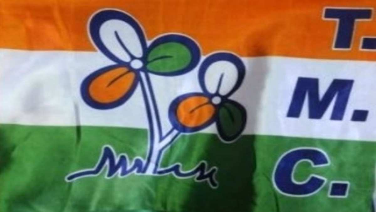तृणमूल पर किसका अधिकार?: चुनाव आयोग के पाले में पहुंची दल की लड़ाई; सोमवार के जवाब से तय होगी आगे की दिशा