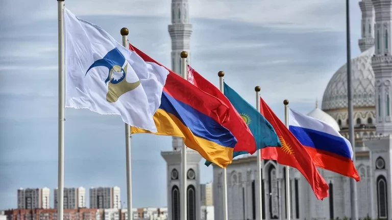 Песков: Армения безусловно относится к друзьям России, страны находятся в ЕАЭС