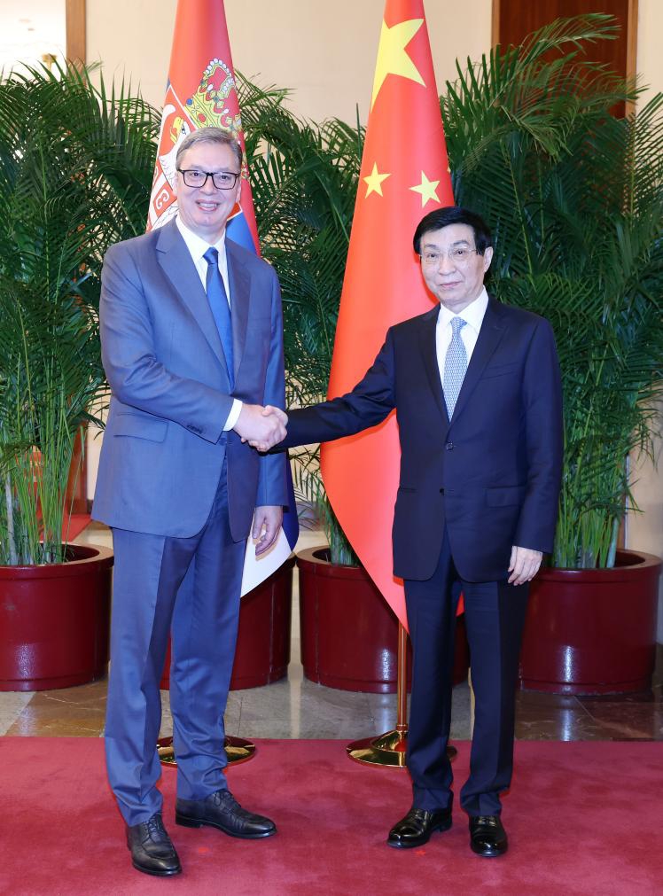 王沪宁会见塞尔维亚总统武契奇